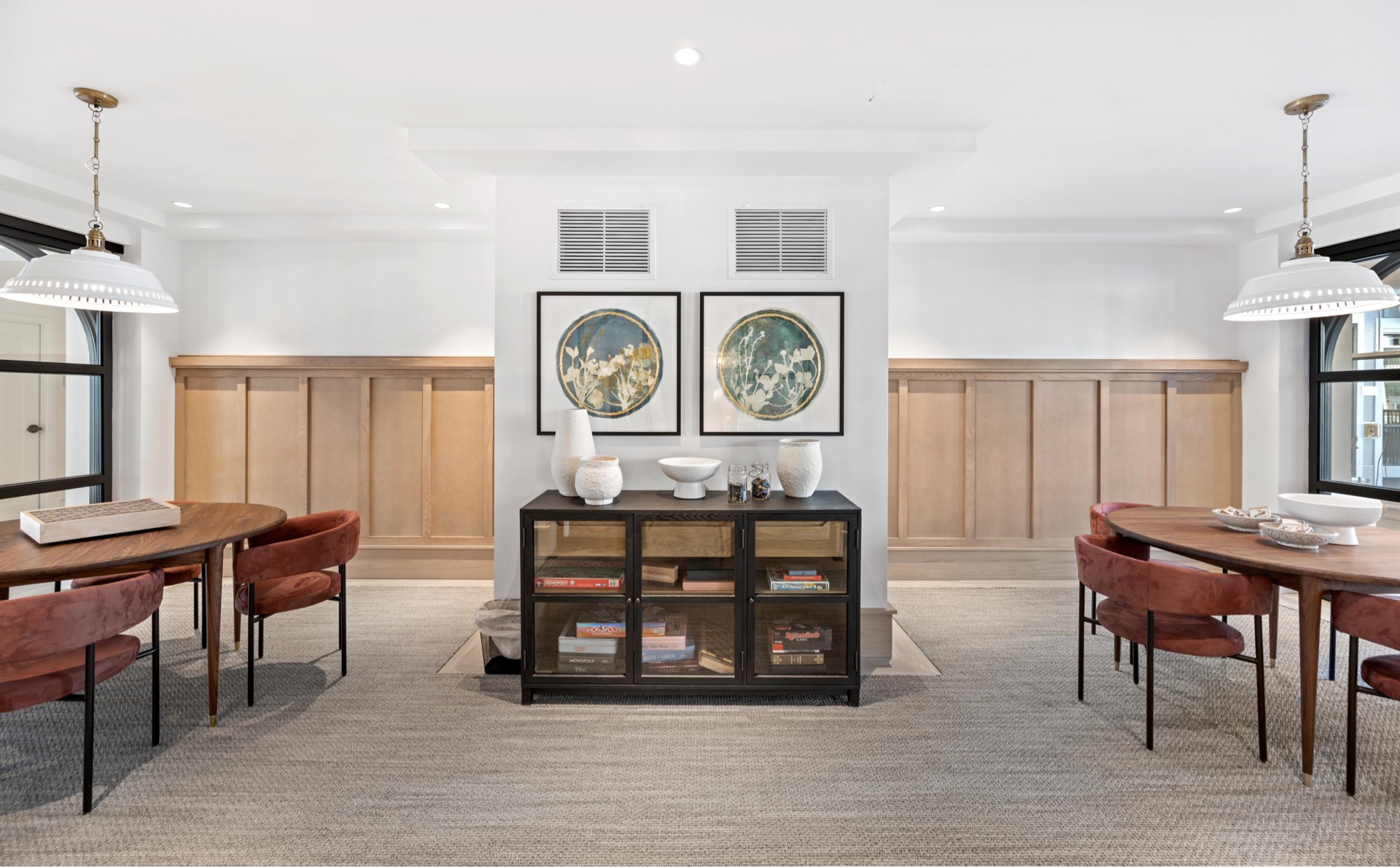 Lounge with stunning metal arch.