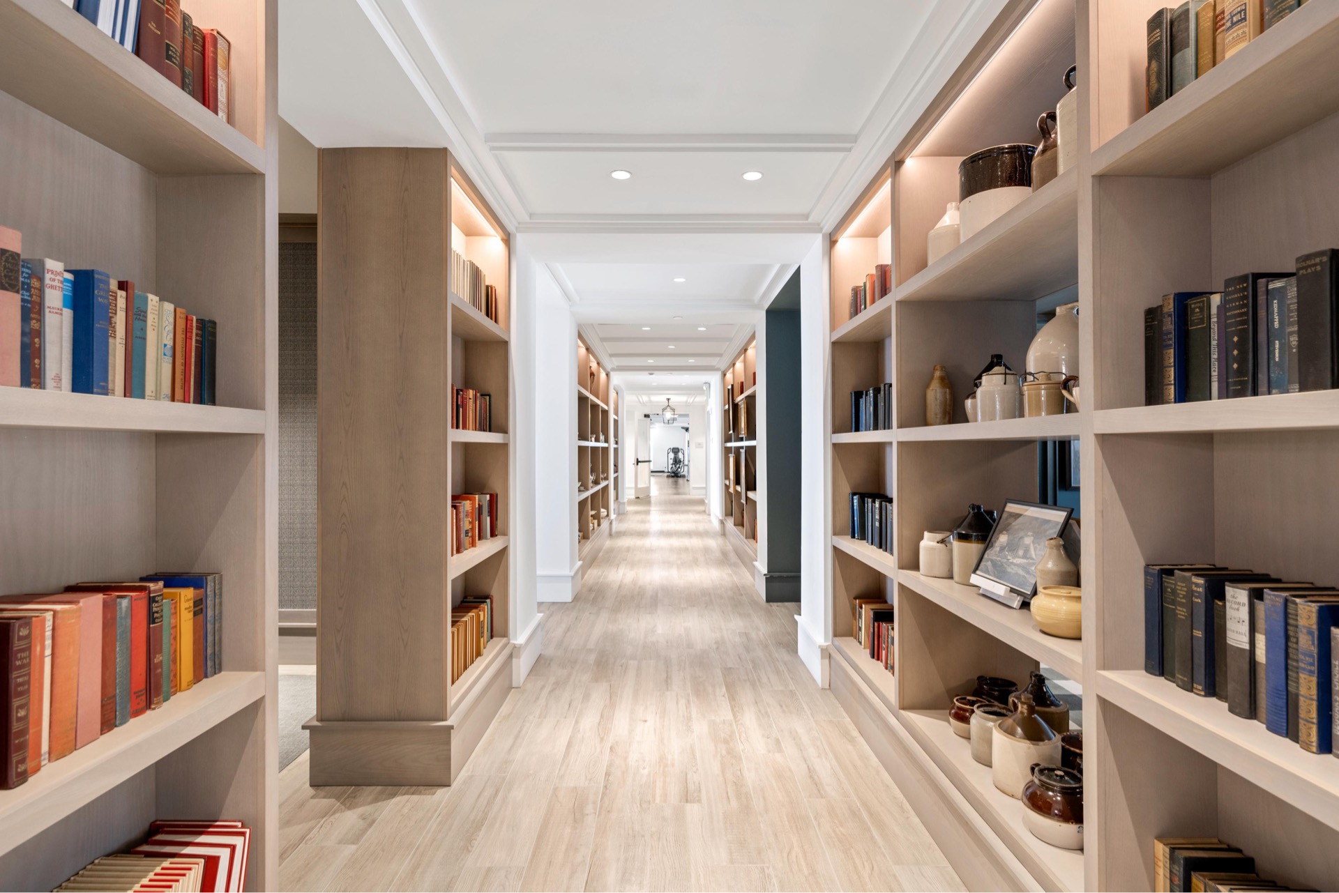 Cozy reading and relaxation space in library.